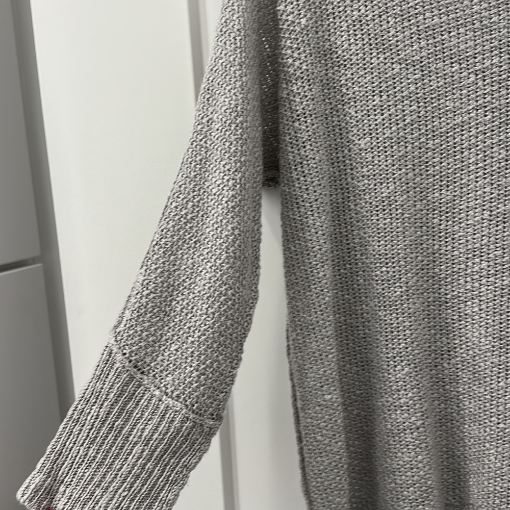 Grey Top - Picture 2 of 3
